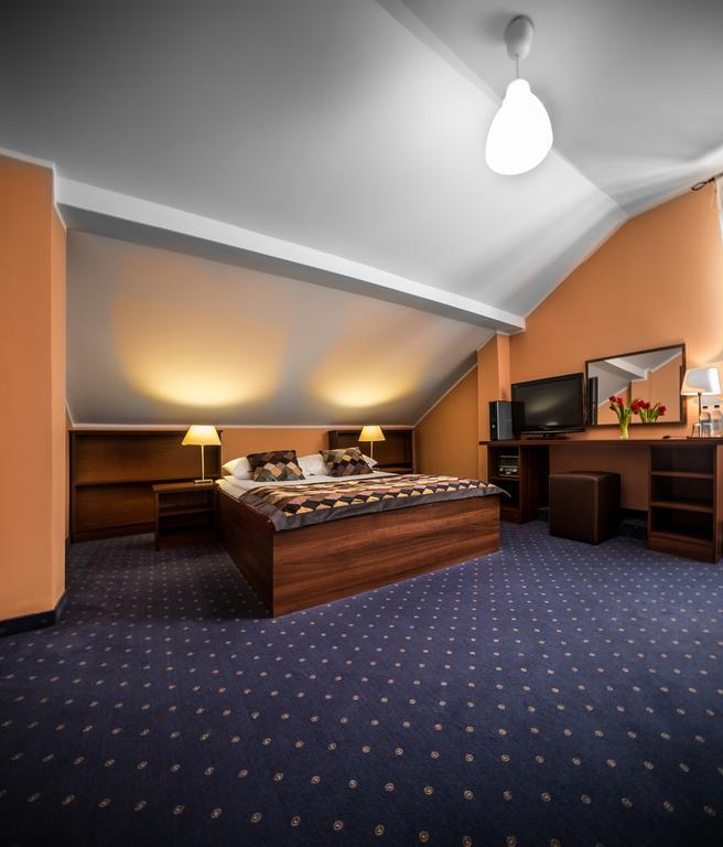 Hotel Colnus Kolno  외부 사진