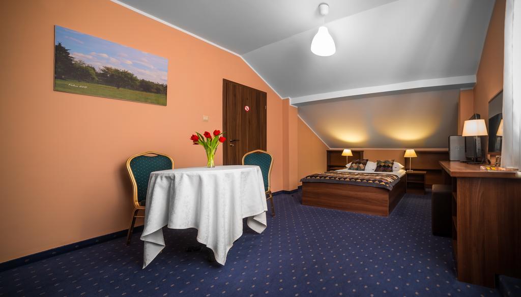 Hotel Colnus Kolno  외부 사진