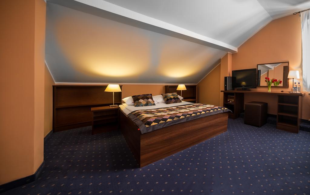 Hotel Colnus Kolno  외부 사진
